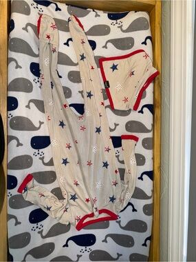Kyte Baby Liberty Print Baby Zipper Footie with Matching Bib - Red & Navy Stars